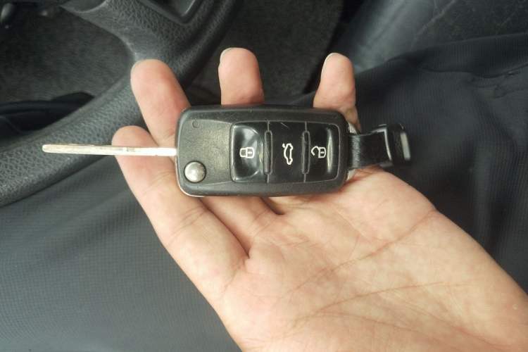 Used Volkswagen Sagitar 2012 1.6L Manual Comfort Model Vehicle Key