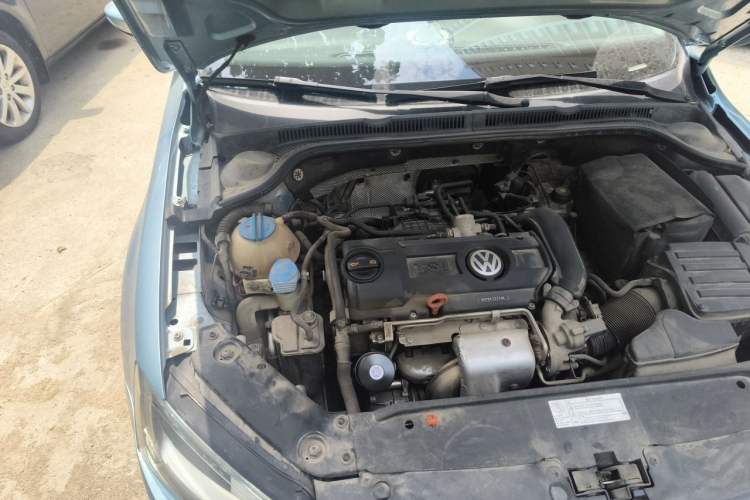Used Volkswagen Sagitar 2012 1.4TSI Automatic Fashion Edition Engine Bay Right
