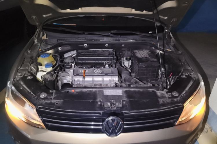 Used Volkswagen Sagitar 2012 1.6L Automatic Comfort Edition Engine Bay