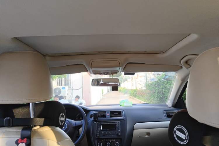 Used Volkswagen Sagitar 2012 1.6L Automatic Fashion Edition Headliner