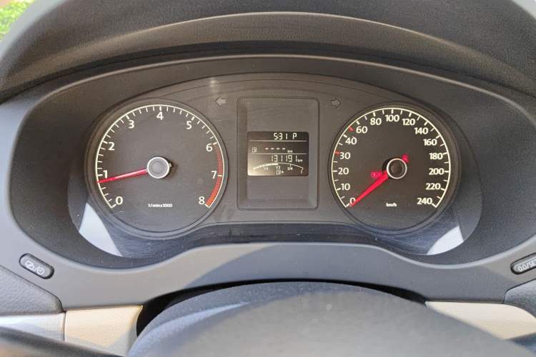 Used Volkswagen Sagitar 2012 1.6L Automatic Fashion Edition Instrument Cluster