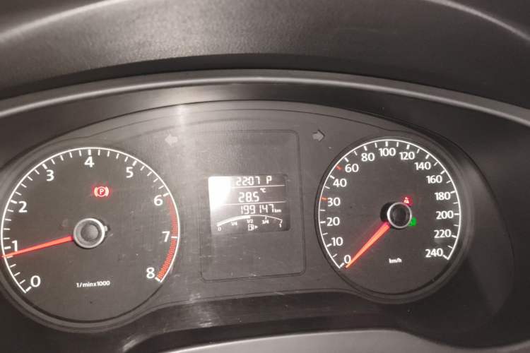 Used Volkswagen Sagitar 2012 1.6L Automatic Comfort Edition Odometer Close Up
