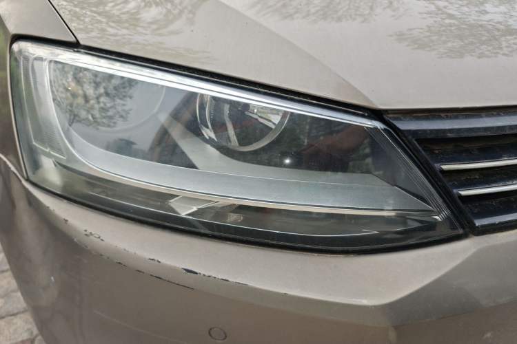 Used Volkswagen Sagitar 2012 1.4TSI Automatic Flagship Edition Right Front Headlight