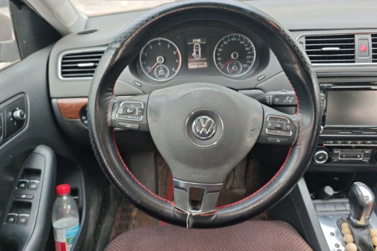Used Volkswagen Sagitar 2012 1.4TSI Automatic Flagship Edition Steering Wheel