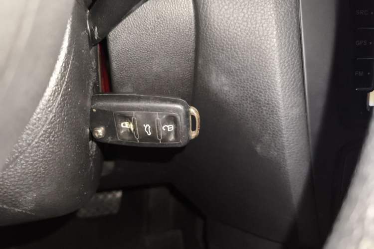 Used Volkswagen Sagitar 2012 1.6L Automatic Comfort Edition Vehicle Key