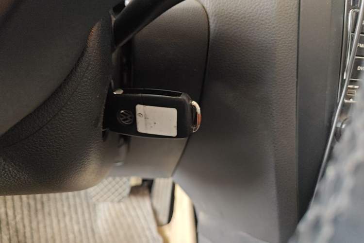 Used Volkswagen Sagitar 2012 1.6L Automatic Comfort Edition Vehicle Key