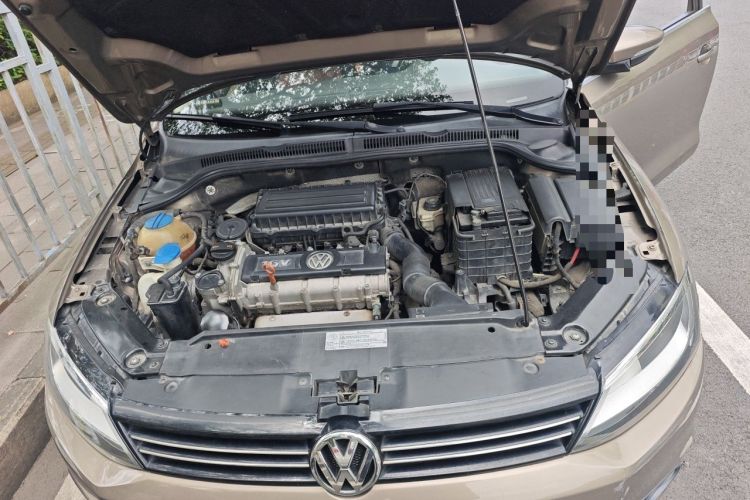 Used Volkswagen Sagitar 2012 1.6L Automatic Comfort Edition Engine Bay