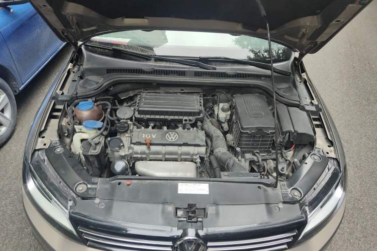 Used Volkswagen Sagitar 2012 1.6L Automatic Comfort Edition Engine Bay