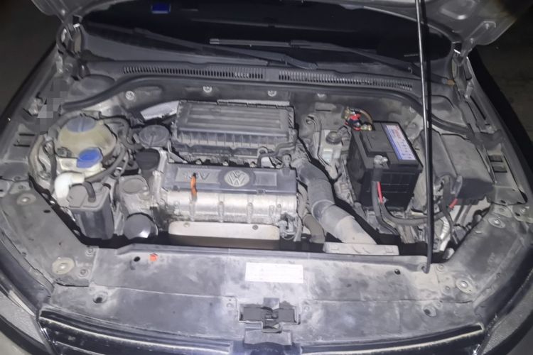 Used Volkswagen Sagitar 2012 1.6L Manual Comfort Model Engine Bay