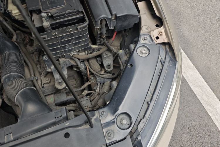 Used Volkswagen Sagitar 2012 1.6L Automatic Comfort Edition Engine Bay Left
