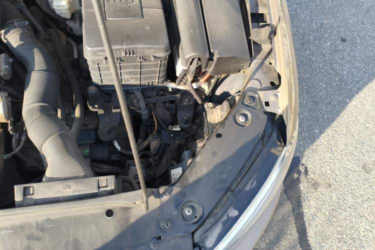 Used Volkswagen Sagitar 2012 1.6L Automatic Comfort Edition Engine Bay Left