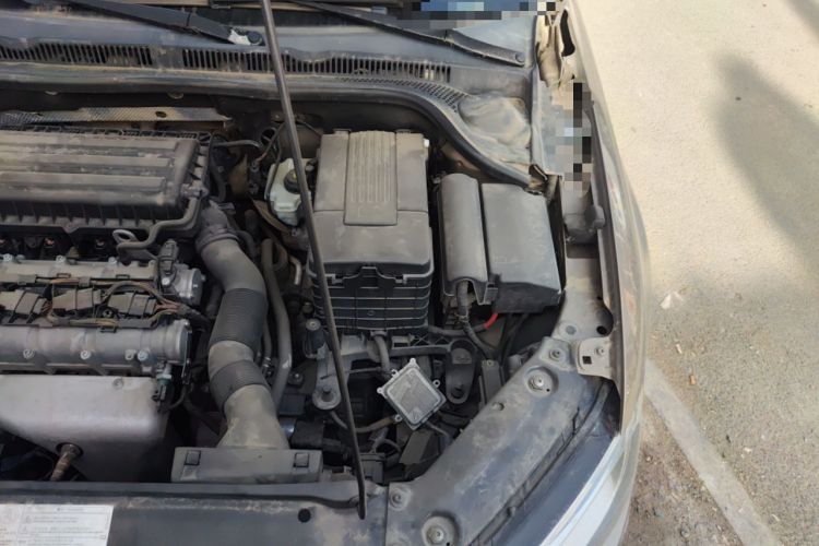 Used Volkswagen Sagitar 2012 1.6L Automatic Comfort Edition Engine Bay Left