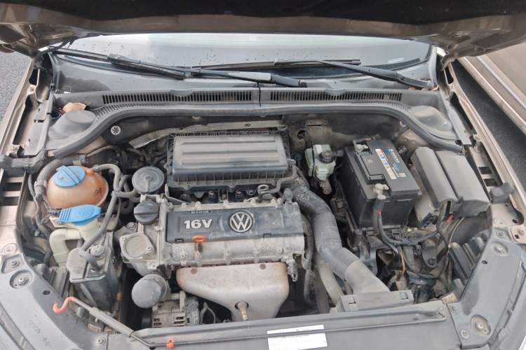 Used Volkswagen Sagitar 2012 1.6L Manual Comfort Model Engine Bay