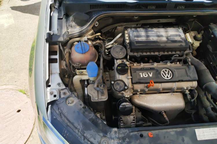 Used Volkswagen Sagitar 2012 1.6L Automatic Comfort Edition Engine Bay Right