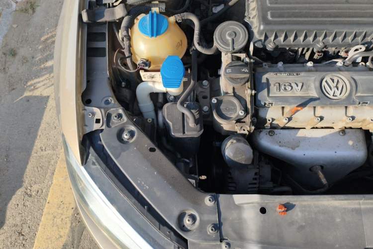 Used Volkswagen Sagitar 2012 1.6L Automatic Comfort Edition Engine Bay Right