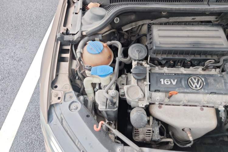 Used Volkswagen Sagitar 2012 1.6L Manual Comfort Model Engine Bay Right