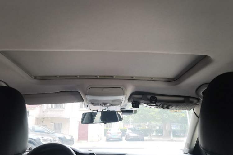 Used Volkswagen Sagitar 2012 1.6L Automatic Comfort Edition Headliner