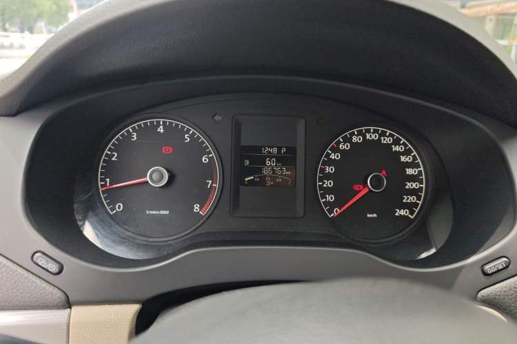 Used Volkswagen Sagitar 2012 1.6L Automatic Comfort Edition Instrument Cluster