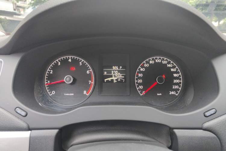Used Volkswagen Sagitar 2012 1.6L Automatic Comfort Edition Instrument Cluster