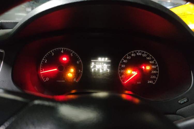Used Volkswagen Sagitar 2012 1.6L Automatic Comfort Edition Instrument Cluster