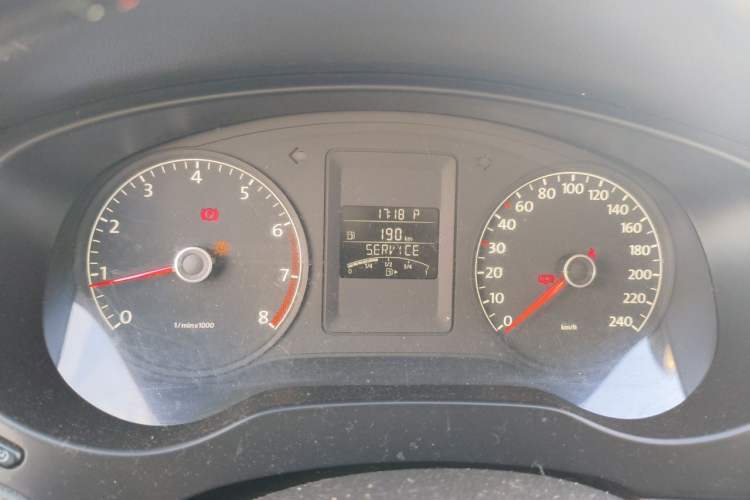 Used Volkswagen Sagitar 2012 1.6L Automatic Comfort Edition Instrument Cluster