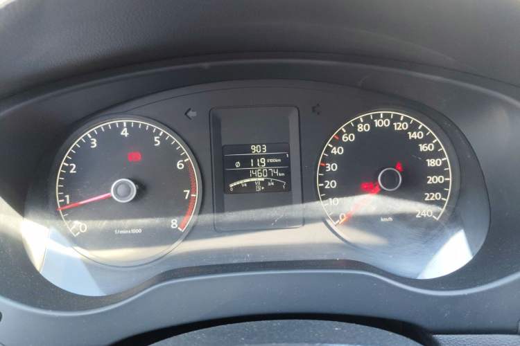 Used Volkswagen Sagitar 2012 1.6L Manual Fashion Edition Instrument Cluster