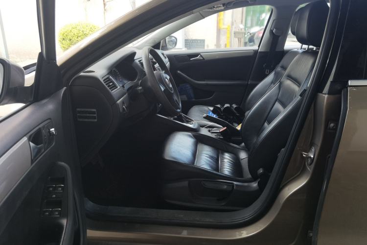Used Volkswagen Sagitar 2012 1.6L Automatic Comfort Edition Left Front Seat