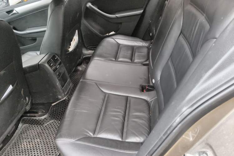 Used Volkswagen Sagitar 2012 1.6L Manual Comfort Model Left Rear Seat