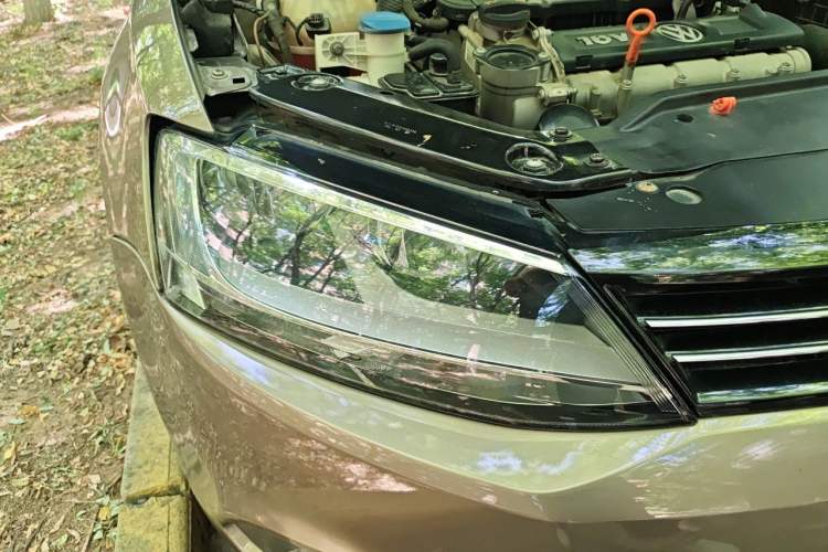 Used Volkswagen Sagitar 2012 1.6L Automatic Comfort Edition Right Front Headlight