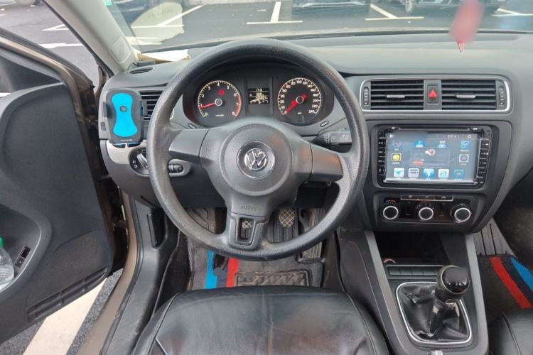 Used Volkswagen Sagitar 2012 1.6L Manual Comfort Model Steering Wheel