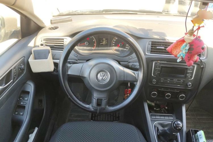 Used Volkswagen Sagitar 2012 1.6L Manual Fashion Edition Steering Wheel