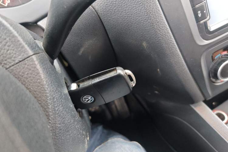 Used Volkswagen Sagitar 2012 1.6L Manual Comfort Model Vehicle Key