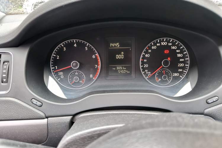 Used Volkswagen Sagitar 2012 1.4TSI Manual Fashion Edition Instrument Cluster