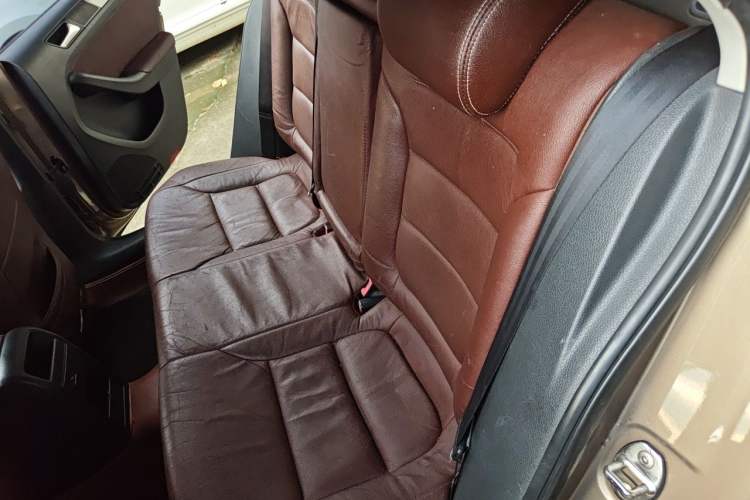 Used Volkswagen Sagitar 2012 1.6L Automatic Fashion Edition Left Rear Seat