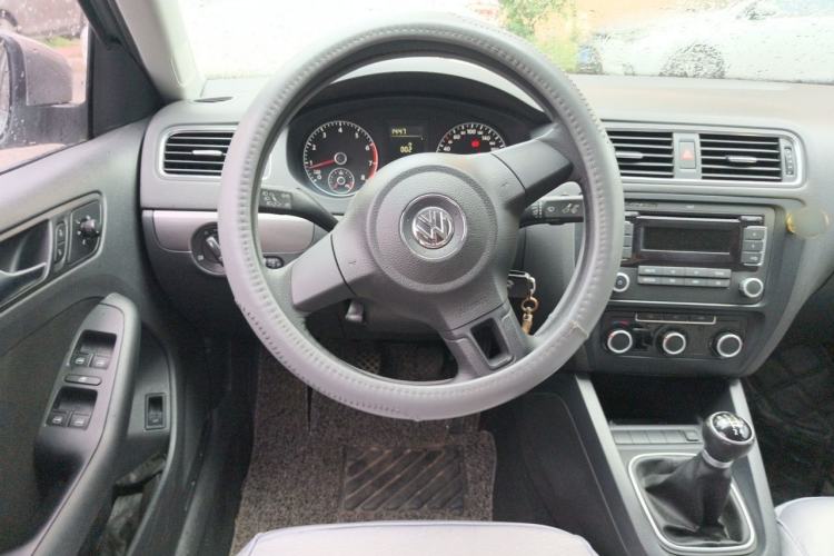 Used Volkswagen Sagitar 2012 1.4TSI Manual Fashion Edition Steering Wheel