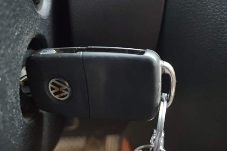 Used Volkswagen Sagitar 2012 1.6L Automatic Fashion Edition Vehicle Key