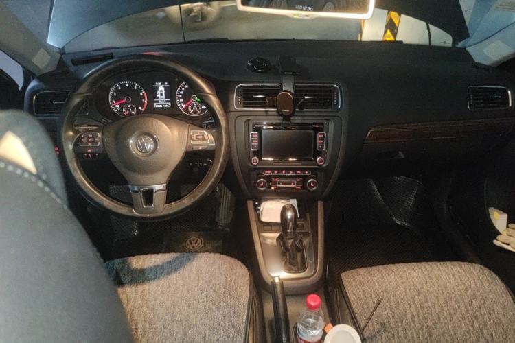 Used Volkswagen Sagitar 2012 1.4TSI Automatic Flagship Edition Center Console