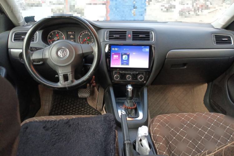 Used Volkswagen Sagitar 2012 1.4TSI Automatic Fashion Edition Center Console