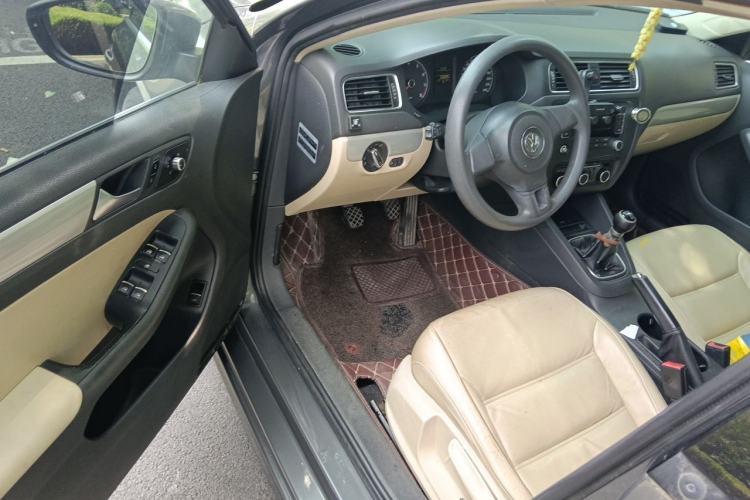 Used Volkswagen Sagitar 2012 1.6L Manual Comfort Model Driver Seat