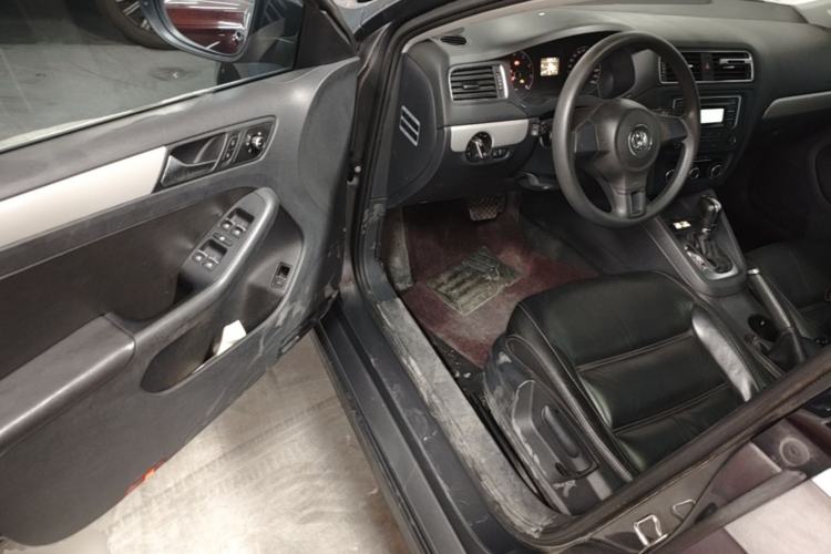 Used Volkswagen Sagitar 2012 1.6L Automatic Comfort Edition Driver Seat
