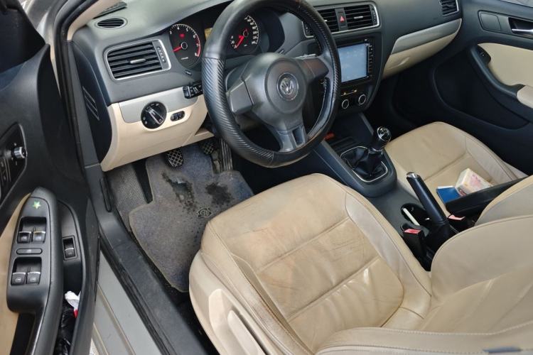 Used Volkswagen Sagitar 2012 1.6L Manual Comfort Model Driver Seat