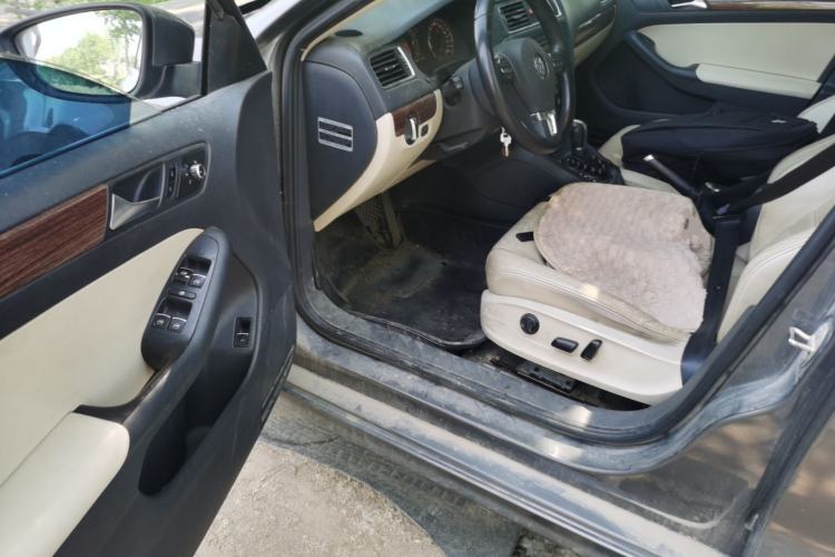 Used Volkswagen Sagitar 2012 1.8TSI Automatic Flagship Edition Driver Seat