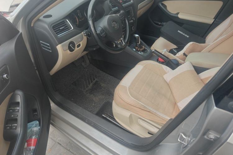 Used Volkswagen Sagitar 2012 1.4TSI Automatic Luxury Edition Driver Seat