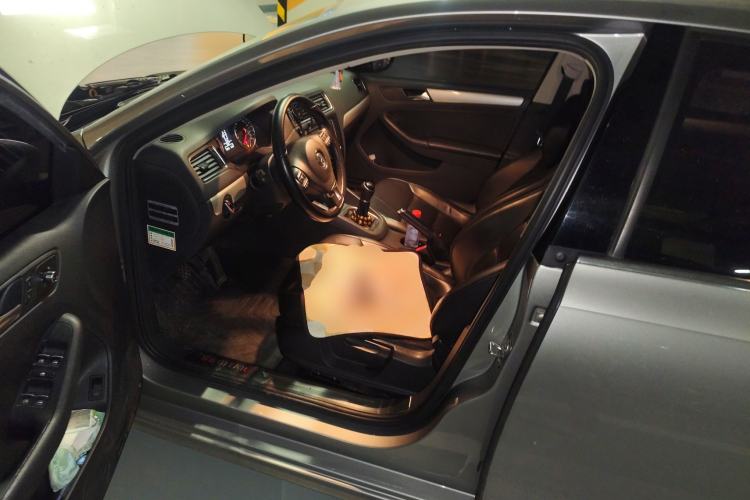 Used Volkswagen Sagitar 2012 1.4TSI Manual Luxury Model Driver Seat