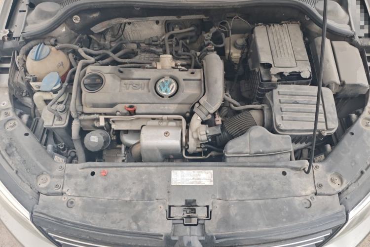 Used Volkswagen Sagitar 2012 1.4TSI Automatic Luxury Edition Engine Bay