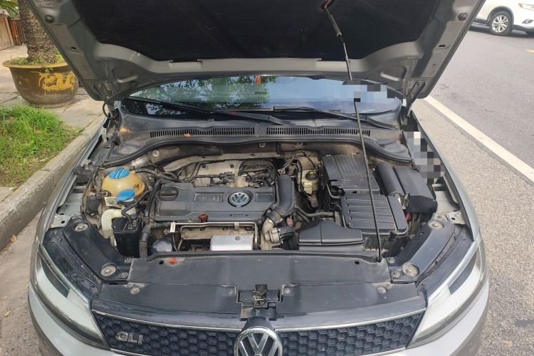 Used Volkswagen Sagitar 2012 1.4TSI Automatic Luxury Edition Engine Bay