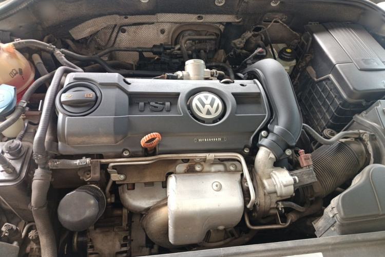 Used Volkswagen Sagitar 2012 1.4TSI Automatic Luxury Edition Engine Bay