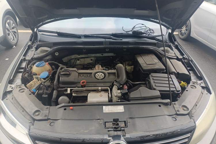 Used Volkswagen Sagitar 2012 1.4TSI Automatic Luxury Edition Engine Bay