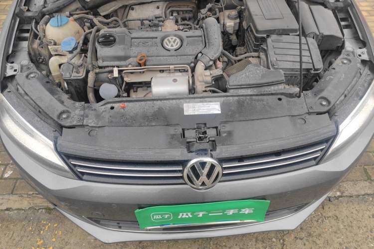 Used Volkswagen Sagitar 2012 1.4TSI Automatic Flagship Edition Engine Bay