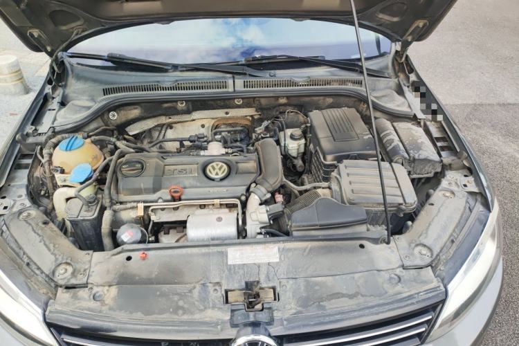 Used Volkswagen Sagitar 2012 1.4TSI Automatic Flagship Edition Engine Bay